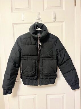 Aritzia TNA Aspen Down Bomber Puffer Jacket Black XXS